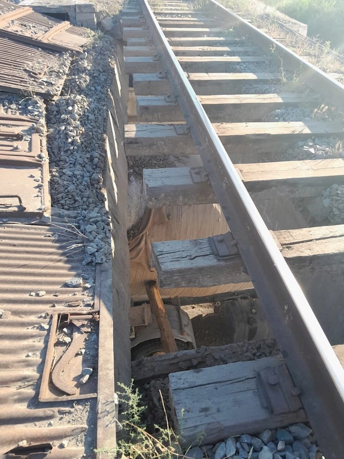 Betonqarışdıran maşın körpünü dağıtdı — Hərəkət məhdudlaşdırıldı (FOTOLAR) Betonqarışdıran maşın körpünü dağıtdı — Hərəkət məhdudlaşdırıldı (FOTOLAR)