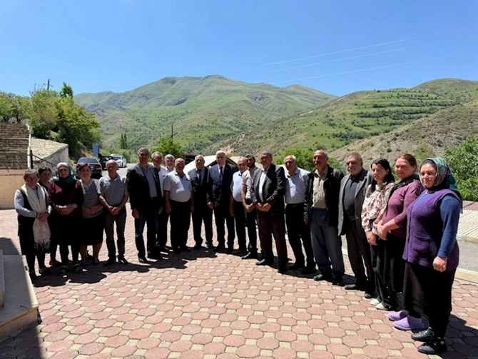 Milli Məclisin deputatı Vüqar Rəhimzadə Culfada seçiciləri ilə növbəti görüşünü keçirib — FOTOLAR Milli Məclisin deputatı Vüqar Rəhimzadə Culfada seçiciləri ilə növbəti görüşünü keçirib — FOTOLAR