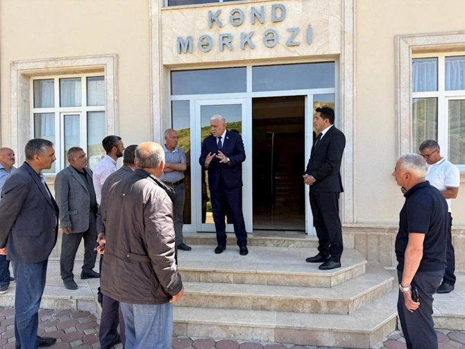 Milli Məclisin deputatı Vüqar Rəhimzadə Culfada seçiciləri ilə növbəti görüşünü keçirib — FOTOLAR Milli Məclisin deputatı Vüqar Rəhimzadə Culfada seçiciləri ilə növbəti görüşünü keçirib — FOTOLAR