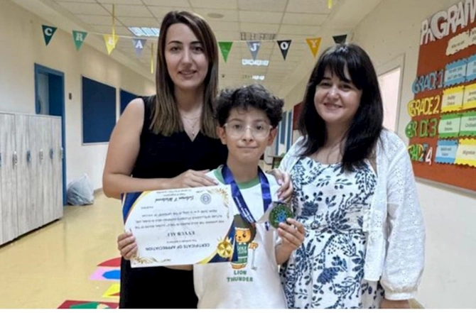 Dünya İB məktəbinin şagirdi Eyyub Əli beynəlxalq olimpiadada qızıl medal qazandı — FOTOLAR Dünya İB məktəbinin şagirdi Eyyub Əli beynəlxalq olimpiadada qızıl medal qazandı — FOTOLAR