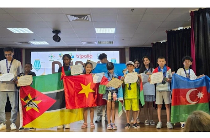 Dünya İB məktəbinin şagirdi Eyyub Əli beynəlxalq olimpiadada qızıl medal qazandı — FOTOLAR Dünya İB məktəbinin şagirdi Eyyub Əli beynəlxalq olimpiadada qızıl medal qazandı — FOTOLAR