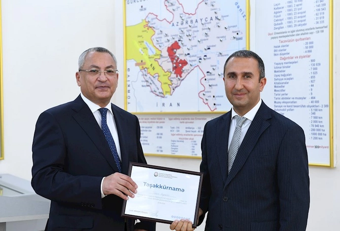 Dövlət qulluqçularının peşə bayramı qeyd olundu — FOTOLAR Dövlət qulluqçularının peşə bayramı qeyd olundu — FOTOLAR
