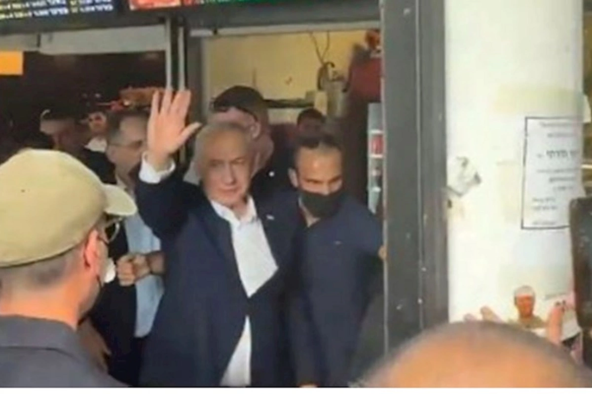 Netanyahu İsrail küçələrində coşqu ilə qarşılandı: “Gəl, kofe iç” — VİDEO