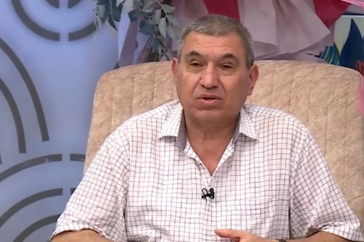 İnternatda aclıqdan quru çörək yeyirdim
