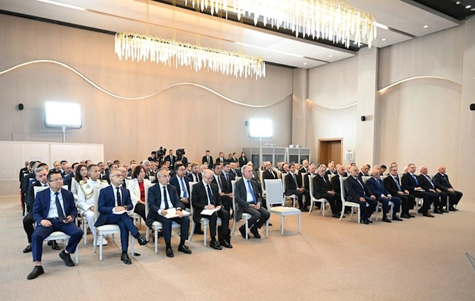 Prezident “8 Noyabr” Elektrik Stansiyasının açılışında — FOTOLAR (YENİLƏNİB)