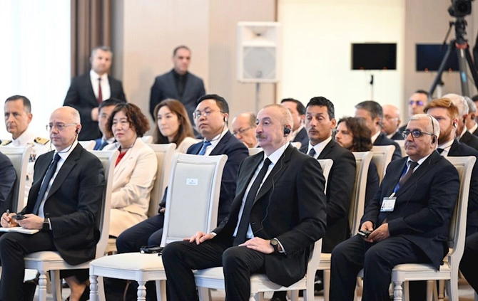 Prezident “8 Noyabr” Elektrik Stansiyasının açılışında — FOTOLAR (YENİLƏNİB)