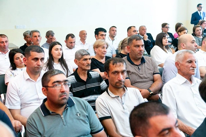 İcra başçısı sakinlərin problemlərini dinlədi — FOTOLAR