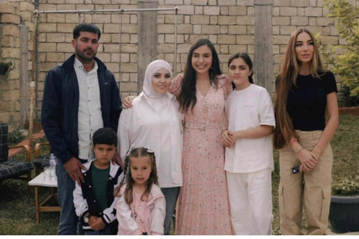 Leyla Əliyeva və Arzu Əliyeva Xızıda “Gənc arıçı” layihəsinin iştirakçısı ilə görüşüb