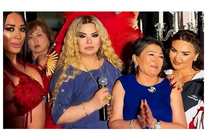 Azərbaycanlı müğənnilər “Lotu Quli”nin bacısı ilə — FOTO