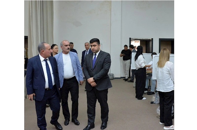 Media qurumlarının rəhbərləri və influenserlər sertifikatlaşdırma imtahanını izləyiblər — FOTOLAR