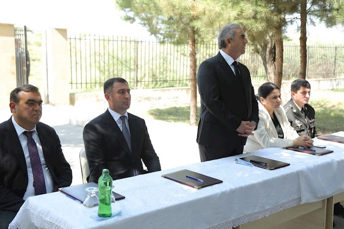 Hacıqabulun Ağacanlı kəndində səyyar qəbul-görüş keçirildi — FOTOLAR Hacıqabulun Ağacanlı kəndində səyyar qəbul-görüş keçirildi — FOTOLAR