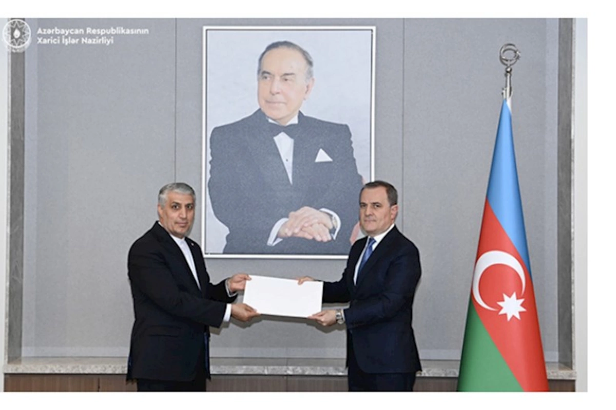 Ceyhun Bayramov İranın yeni səfiri ilə görüşdü — FOTOLAR