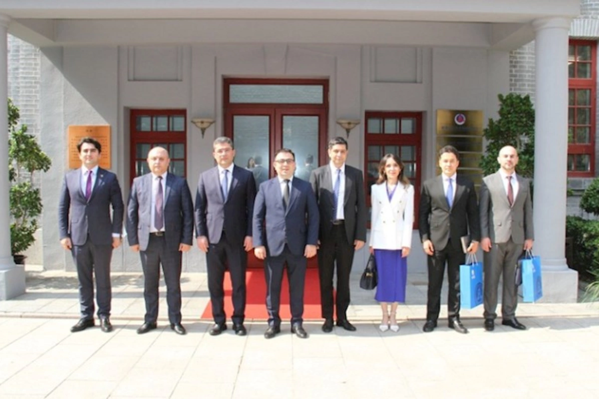 MEDİA nümayəndə heyəti Sinxua xəbər agentliyində — FOTOLAR