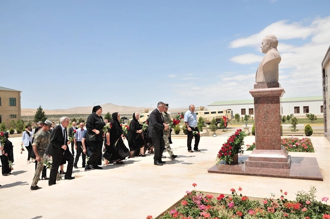 Abşeronda “26 iyun — Azərbaycan Respublikası Silahlı Qüvvələr Günü”nə həsr olunmuş tədbir keçirilib (FOTOLAR)