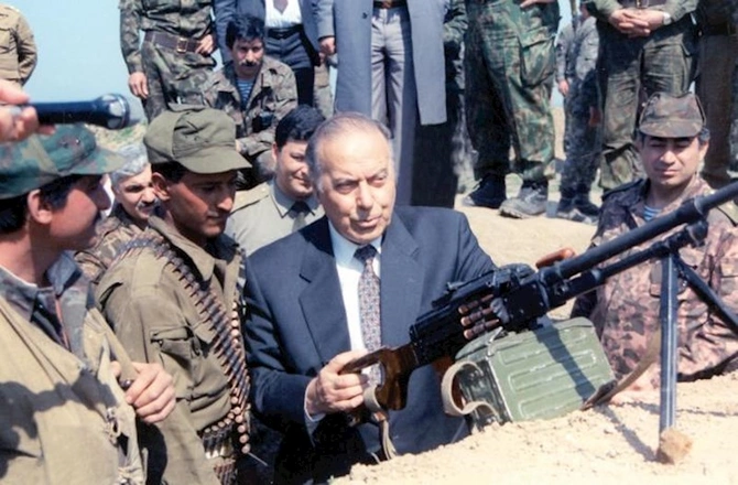 Azərbaycan Ordusu 107 yaşında