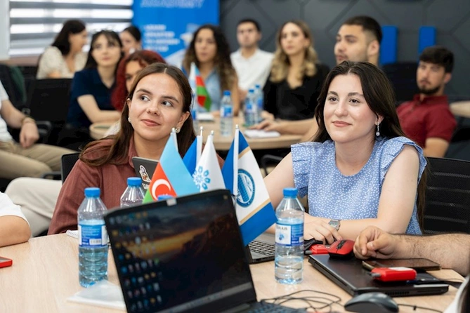 “Euronews Academy” çərçivəsində beşgünlük təlim proqramı uğurla yekunlaşıb — FOTOLAR “Euronews Academy” çərçivəsində beşgünlük təlim proqramı uğurla yekunlaşıb — FOTOLAR