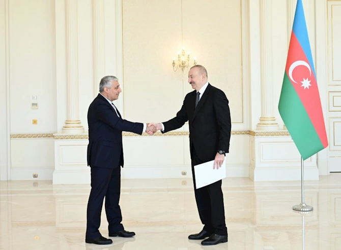 Prezident İranın yeni səfirinin etimadnaməsini qəbul etdi — FOTOLAR