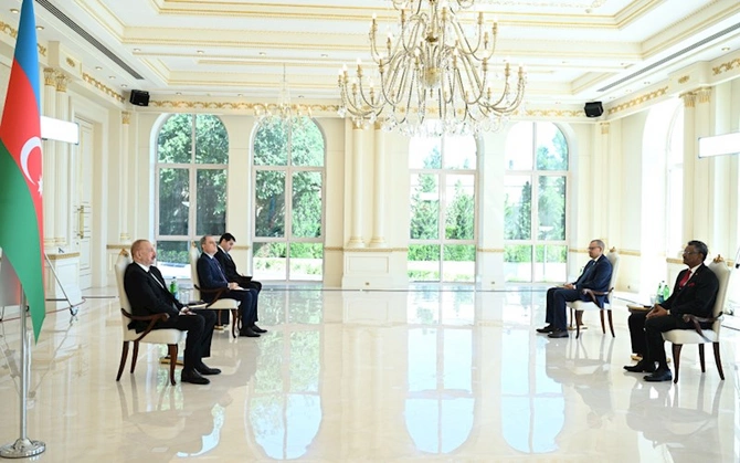 İlham Əliyev daha bir səfirin etimadnaməsini qəbul etdi — FOTOLAR