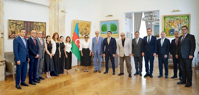 Vyanada Azərbaycanın xaricdəki mədəniyyət mərkəzlərinin yarımillik hesabat toplantısı keçirilib — FOTOLAR