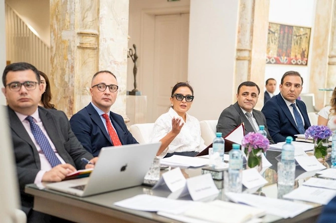 Vyanada Azərbaycanın xaricdəki mədəniyyət mərkəzlərinin yarımillik hesabat toplantısı keçirilib — FOTOLAR