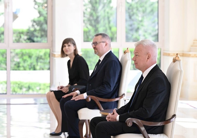 Prezident yeni səfirin etimadnaməsini qəbul etdi — FOTOLAR Prezident yeni səfirin etimadnaməsini qəbul etdi — FOTOLAR