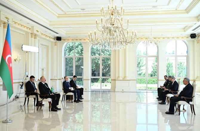 Prezident İranın yeni səfirinin etimadnaməsini qəbul etdi — FOTOLAR