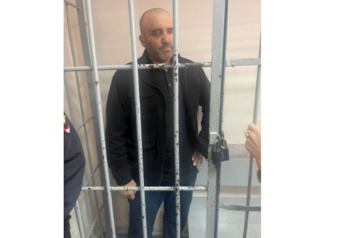 Yekaterinburqda polis Əhliman Gənciyevi dəyənəklə döyüb, işgəncə verib — Vəkilindən AÇIQLAMA