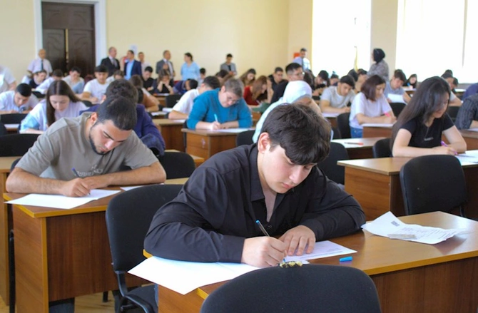 Aqrar Universitetdə yaz semestrinin imtahan sessiyası başlayıb — FOTOLAR