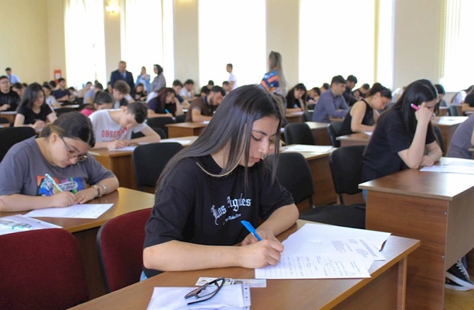 Aqrar Universitetdə yaz semestrinin imtahan sessiyası başlayıb — FOTOLAR