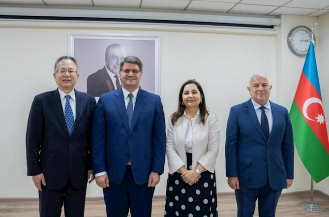 Asiya İnkişaf Bankı ilə ətraf mühitin mühafizəsi sahəsində gələcək əməkdaşlıq imkanları müzakirə olunub — FOTOLAR Asiya İnkişaf Bankı ilə ətraf mühitin mühafizəsi sahəsində gələcək əməkdaşlıq imkanları müzakirə olunub — FOTOLAR