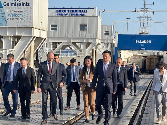 Çin Dəmir Yolları və Siyan Azad Ticarət Limanı nümayəndə heyəti Bakı Limanında olub — FOTOLAR