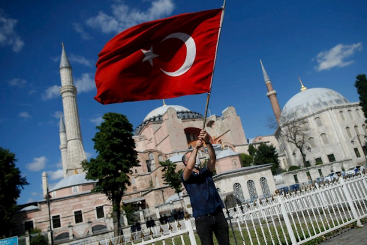 Türkiyədə müxalif DEVA partiyasının qurucusu həbs edilib
