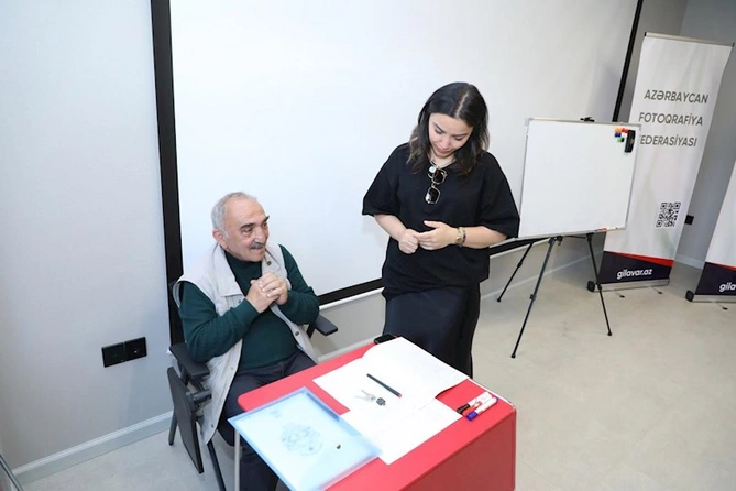 Gənclərə fotoqrafiya üzrə təlim kursu keçirilir — FOTOLAR