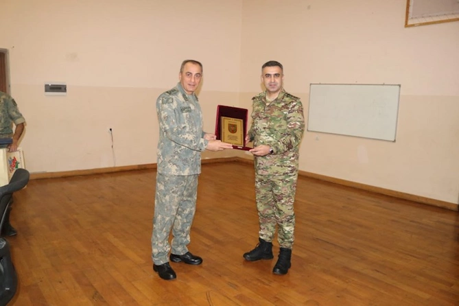 Hərbi prokuror bayram günləri sərhədlərdə — FOTOLAR