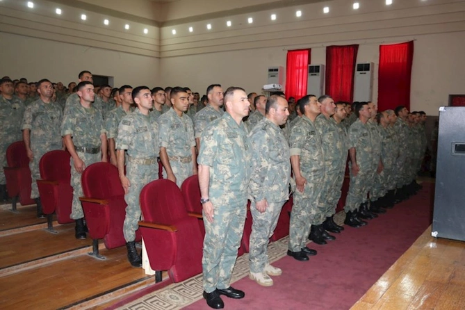 Hərbi prokuror bayram günləri sərhədlərdə — FOTOLAR