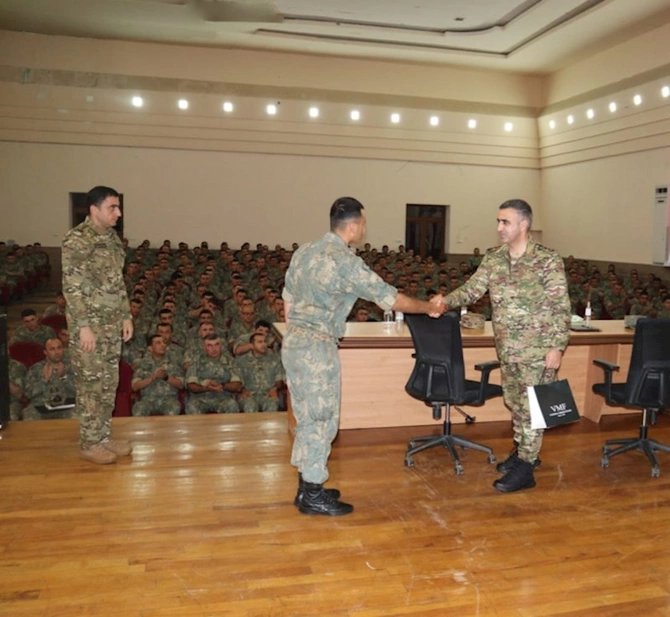 Hərbi prokuror bayram günləri sərhədlərdə — FOTOLAR