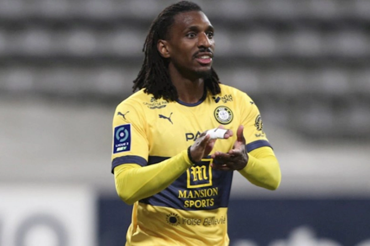 PSJ-nin sabiq futbolçusu rəsmən Neftçidə