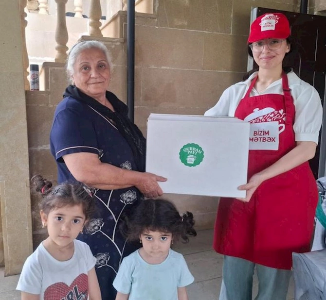 Leyla Əliyevanın təşəbbüsü ilə ailələrə qurban payları çatdırılır — FOTOLAR