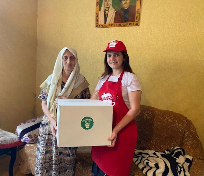 Leyla Əliyevanın təşəbbüsü ilə ailələrə qurban payları çatdırılır — FOTOLAR