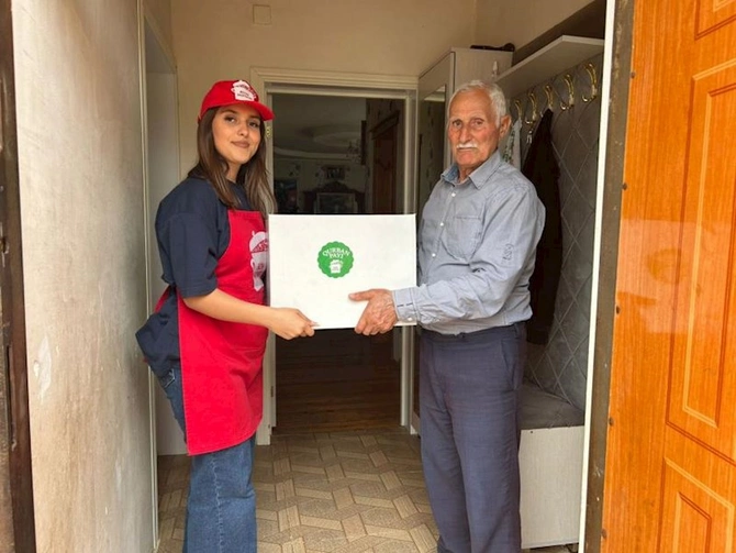 Leyla Əliyevanın təşəbbüsü ilə ailələrə qurban payları çatdırılır — FOTOLAR