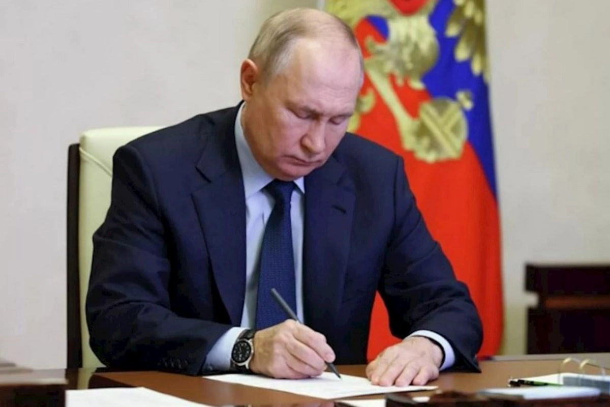 Rusiyada azyaşlılara enerji içkiləri satılmayacaq — Putin İMZALADI