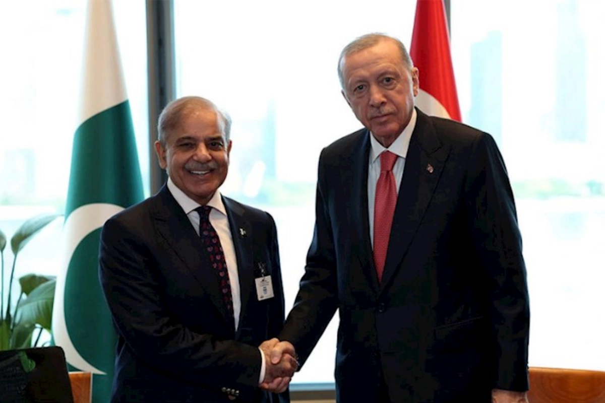 Ərdoğan Şəriflə regional məsələləri müzakirə edib