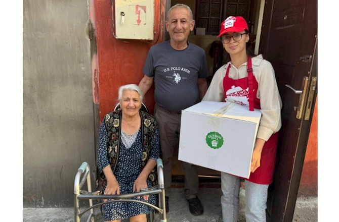 Leyla Əliyevanın təşəbbüsü ilə növbəti qurban payları ailələrə təqdim olunub — FOTOLAR