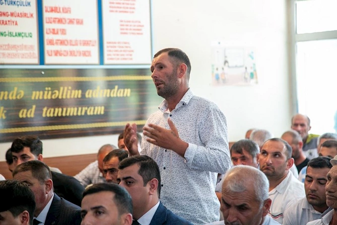İcra başçısı sakinlərin problemlərini dinlədi — FOTOLAR