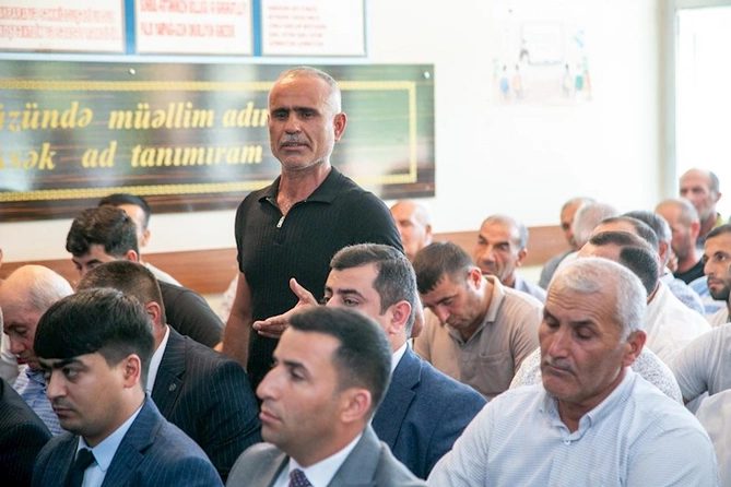 İcra başçısı sakinlərin problemlərini dinlədi — FOTOLAR