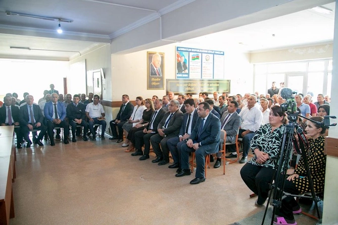 İcra başçısı sakinlərin problemlərini dinlədi — FOTOLAR