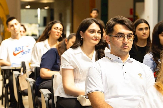 Yelo Bank-ın yay təcrübə proqramı — “Summer Challenge” başladı! (FOTOLAR)