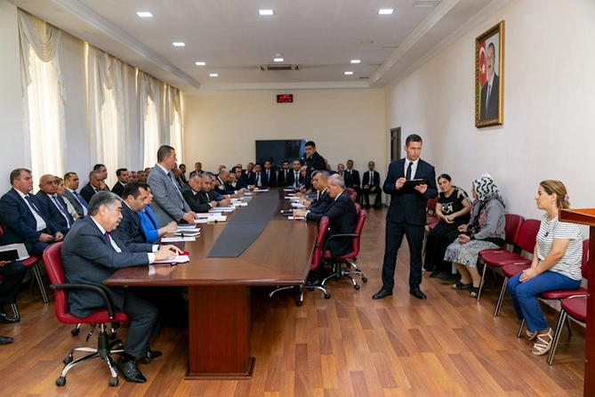 Salyanın icra başçısı səyyar görüş keçirdi — FOTOLAR
