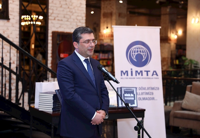 “Dirilik” məcmuəsinin transliterasiya edilmiş toplusunun təqdimat mərasimi keçirilib — FOTOLAR “Dirilik” məcmuəsinin transliterasiya edilmiş toplusunun təqdimat mərasimi keçirilib — FOTOLAR