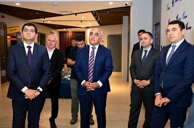 Yaradıcı sahələr üzrə təhsil və sənaye əməkdaşlığı müzakirə olunub — FOTOLAR